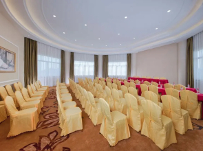 Vienna International Hotel ( Shunde Jun'anBiguiyuan Golf Club）