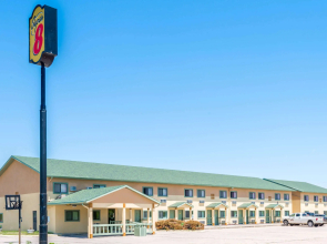 Super 8 by Wyndham Kimball