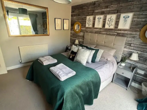 Beautiful 2-bed Apartment in Rhosneigr