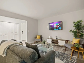 Beautiful 2BR 2BA Apartment With Modern Design