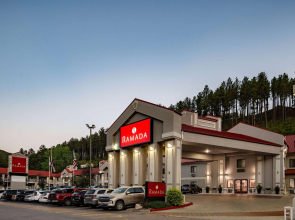 Ramada by Wyndham Keystone Near Mt Rushmore