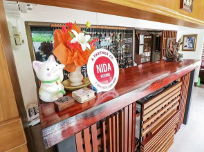 Little Guest House Hotel