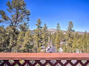 5 Mi to Snow Summit: Cabin w/ Deck & Fireplace