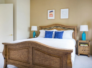 Monroe by AvantStay | Walk to Coachella! Golf Course Getaway | Sleeps 12!