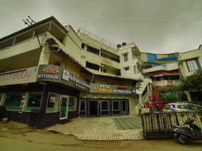 Hotel Samrat International