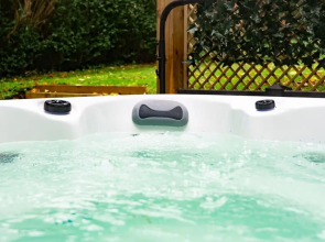 The Headingley House Leeds - Hot Tub - Sleeps Up to 12