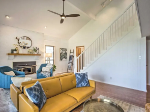 Chic Lakefront Granbury Getaway w/ Private Dock!
