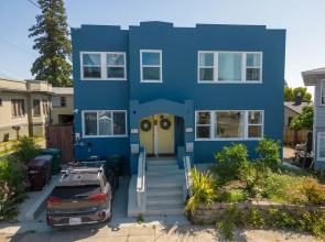 Centrally Located Bright 2 Bedroom 2 Duplex by Redawning