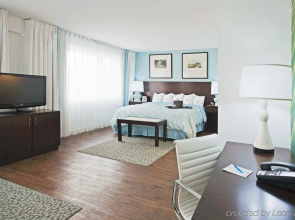 The Banyan Hotel Fort Myers, Tapestry Collection by Hilton