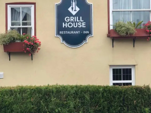 Trowel And Hammer Inn