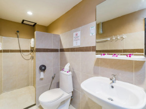 Rich Resort Beachside Hotel