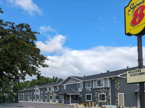 Super 8 by Wyndham Alexandria MN