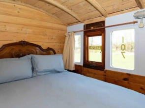 Unique Comfy Remodelled Railway Carriage