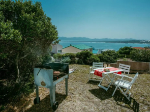 Oceanfront bungalow 3 br/2 ba, Wifi Fireplace: Guppy Huys