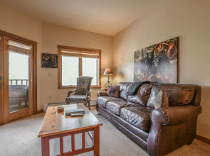 Arapahoe Lodge