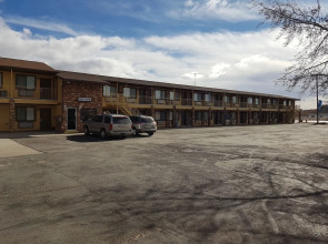 Split Mountain Motel