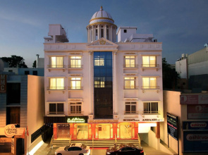 Fab Ni Ambaari Suites