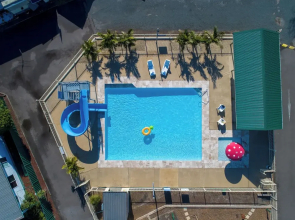 Heatherbrae Holiday Village