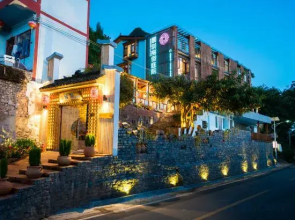 Wanfeng Linjingtang Holiday Hostel