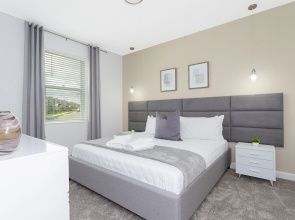 Joyful 8Bd Single Family w Pool @Champions Gate 9262