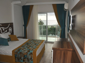 Kleopatra Blue Hawaii Hotel