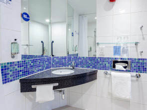 Holiday Inn Express Edinburgh Royal Mile by IHG