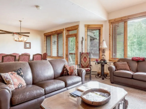 1855 Ski Time Square Townhouse Unit 122 - 4 Br townhouse by RedAwning