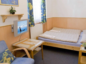 Alice Apartment House