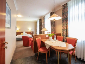 1 Raum Apartment großer Balkon