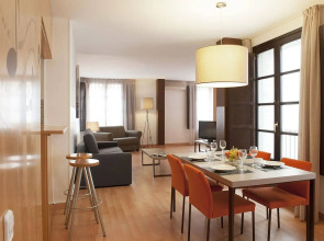 Aspasios Plaza Real Apartments