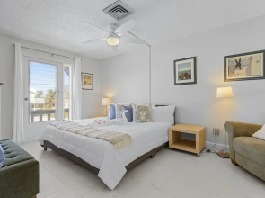 21591 Waterfront Duplex With Pool And Spa 2 Bedroom Condo