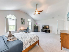 Walk to Beach: Family-friendly Arrowhead Lake Home