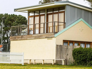 FAIRVIEW and STUDIO Gerringong 4pm check out Sundays
