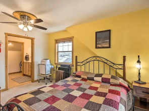 Inviting Townhome: 30 Mi to Yellowstone NP!