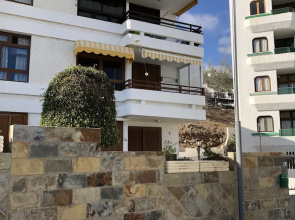 Two bedroom apartment 2 min from beach