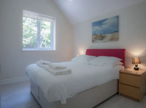 Campbell - 2 Bedroom Apartment - Pendine
