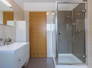 Awesome Home in Liznjan With Wifi and 2 Bedrooms