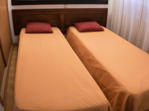 Parque Mourabel, Oasis Village, Pe do Lago