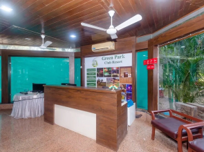 OYO 28759 Green Park Club Resort