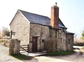 Stylish cottage hideaway with oodles of charm near Looe