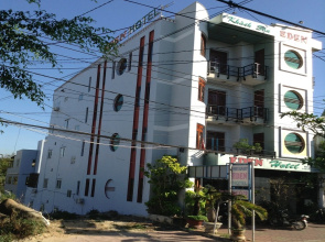 Eden Hotel
