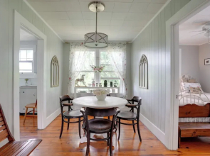 'carousel Cottage:' North Chattanooga Home!