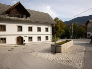 Ana Antloga Apartments