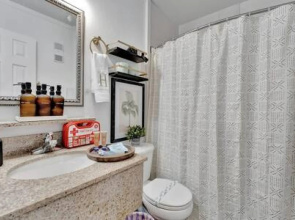 The Hemingway 2bd Tropical Elegance on the Water