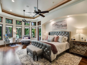 The Above Casa Tranquility Lake Austin 5 Bedroom Estate