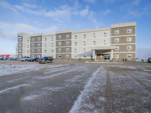Kindersley All Suites Hotel