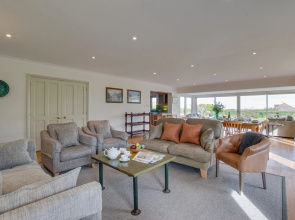 Beautiful, Detached Holiday Home With Open Fireplace and Large Garden in Cornwall