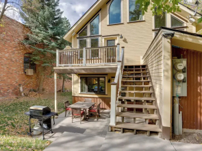 Patio & Mountain Views: Central Ouray Getaway!