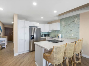 Shores of Maui 215 - Dramatic Ocean Views, Steps to the Beach, Renovated, AC!