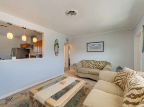 Pet-friendly Venice Vacation Rental, 3 Mi to Beach